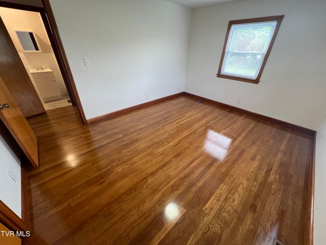 1803 East Oakland Avenue, Johnson City, TN 37601