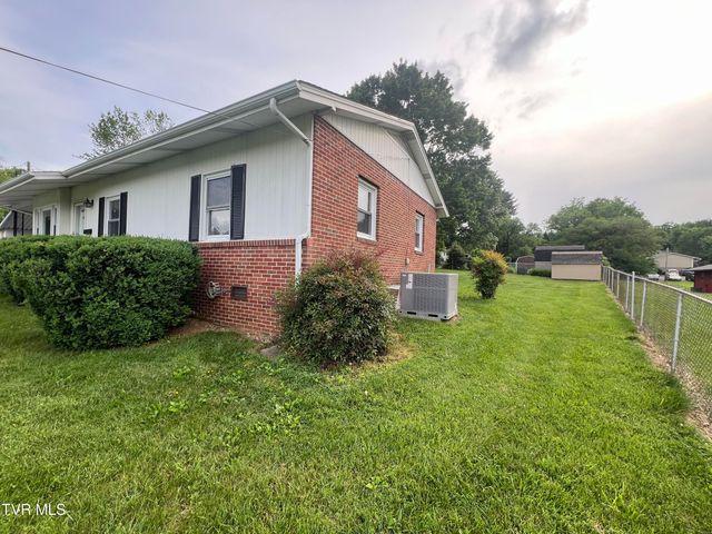 1803 East Oakland Avenue, Johnson City, TN 37601