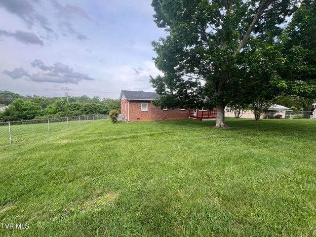 1803 East Oakland Avenue, Johnson City, TN 37601