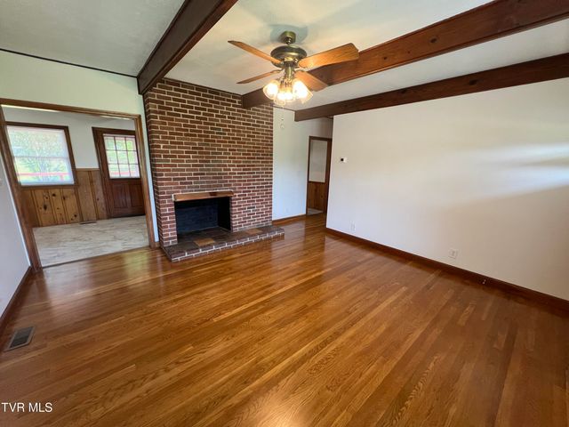 1803 East Oakland Avenue, Johnson City, TN 37601