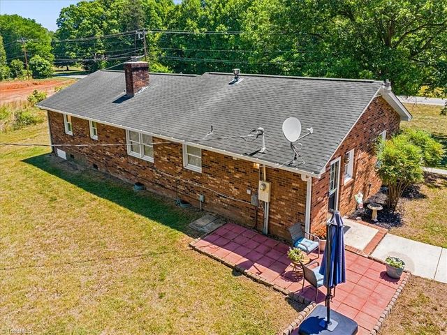 1805 Pleasant Ridge Road, Greensboro, NC 27410