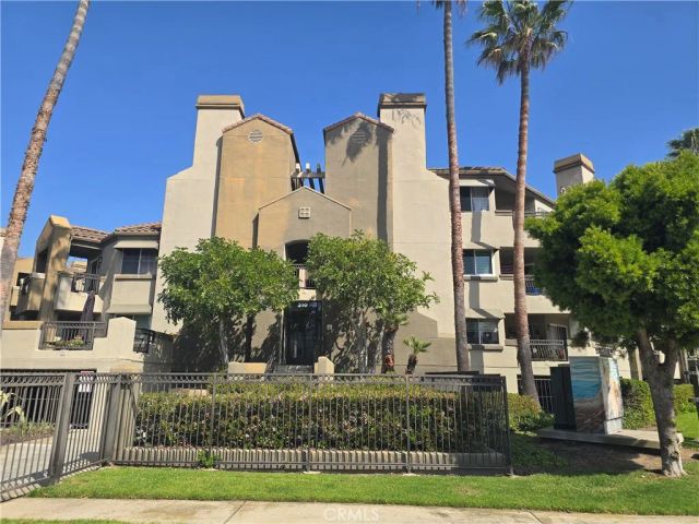 310 Lake 213, Huntington Beach, CA 92648
