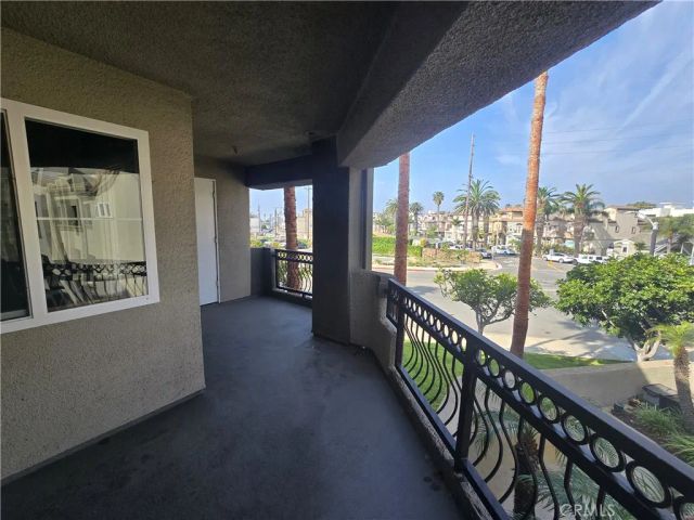310 Lake 213, Huntington Beach, CA 92648