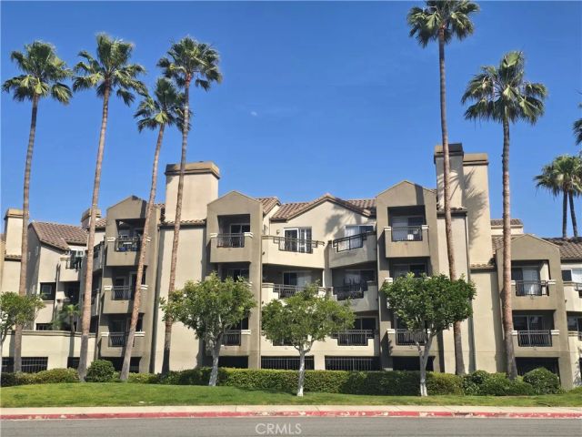 310 Lake 213, Huntington Beach, CA 92648