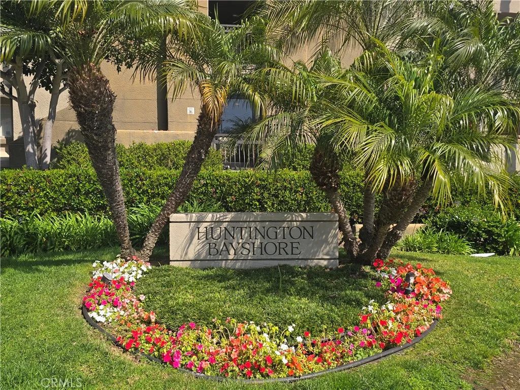 310 Lake 213, Huntington Beach, CA 92648