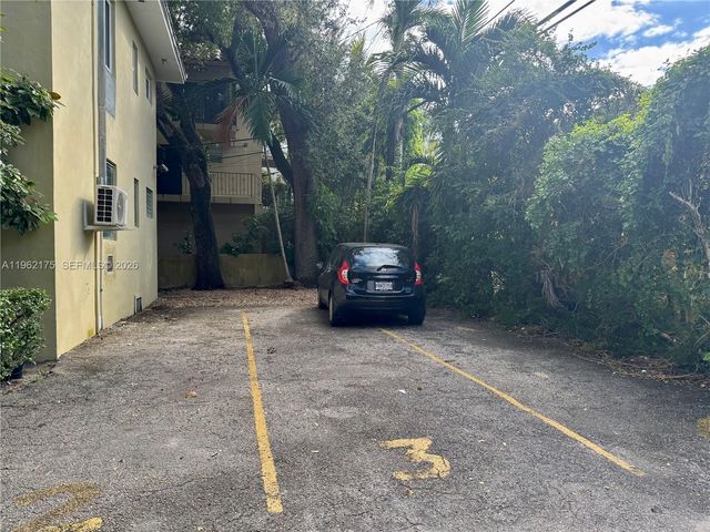300 Mendoza Ave 2, Coral Gables, FL 33134