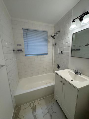 300 Mendoza Ave 2, Coral Gables, FL 33134