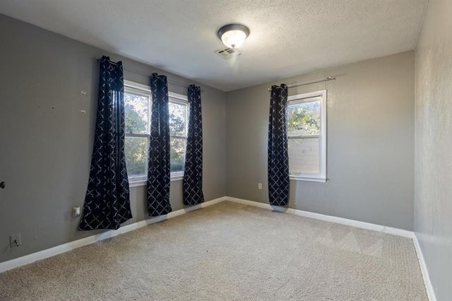 2006 NW Smith Avenue, Lawton, OK 73507