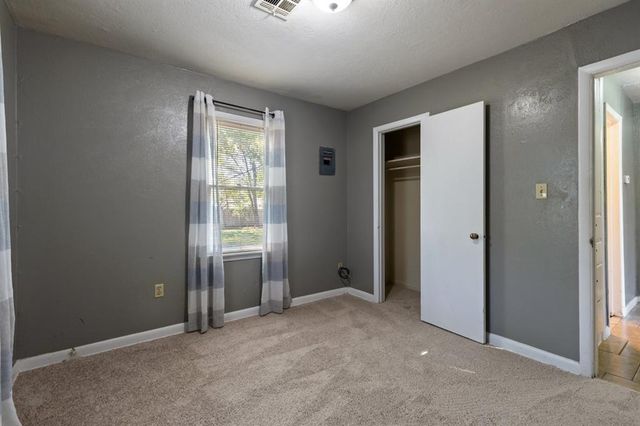 2006 NW Smith Avenue, Lawton, OK 73507