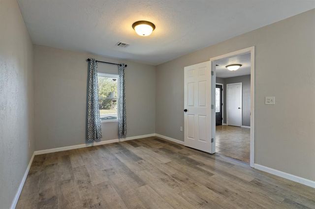 2006 NW Smith Avenue, Lawton, OK 73507