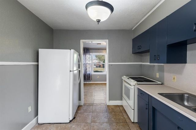 2006 NW Smith Avenue, Lawton, OK 73507