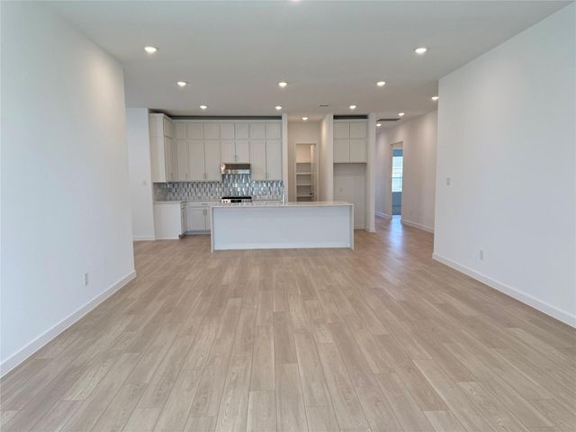 2806 Golden Isle Drive, Texas City, TX 77568
