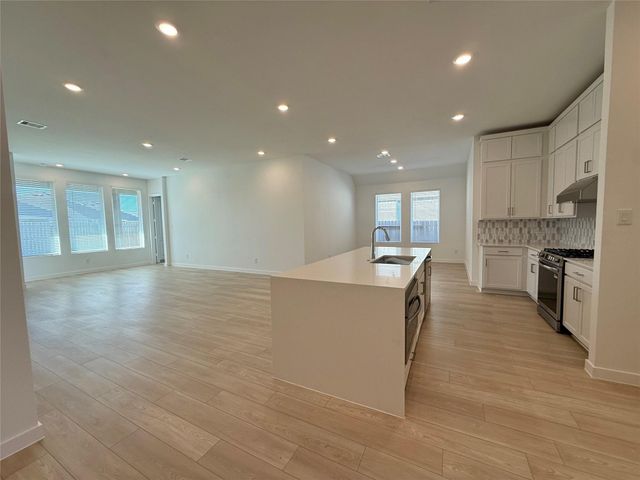 2806 Golden Isle Drive, Texas City, TX 77568