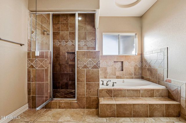 935 VIA LINDA Court, El Paso, TX 79912