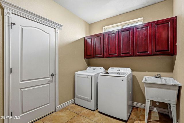 935 VIA LINDA Court, El Paso, TX 79912