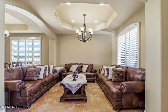 935 VIA LINDA Court, El Paso, TX 79912