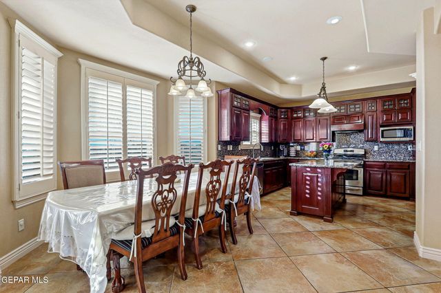 935 VIA LINDA Court, El Paso, TX 79912