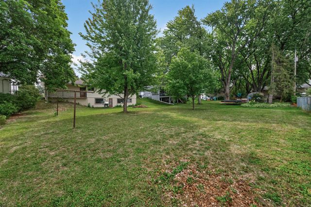 3947 Jersey Avenue N, Crystal, MN 55427