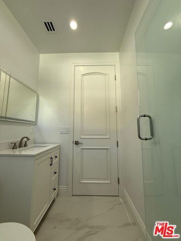 6723 Sunnyslope Avenue, Van Nuys (los Angeles), CA 91401