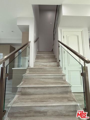 6723 Sunnyslope Avenue, Van Nuys (los Angeles), CA 91401