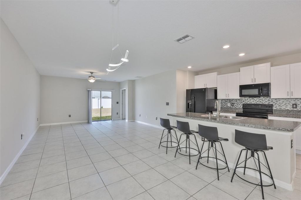 Image 7 of property listing at 797 OLIVE CONCH STREET, Ruskin, FL 33570