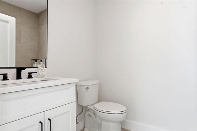 28 Swan Ave. PH, Boston, MA 02128