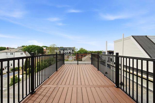 28 Swan Ave. PH, Boston, MA 02128