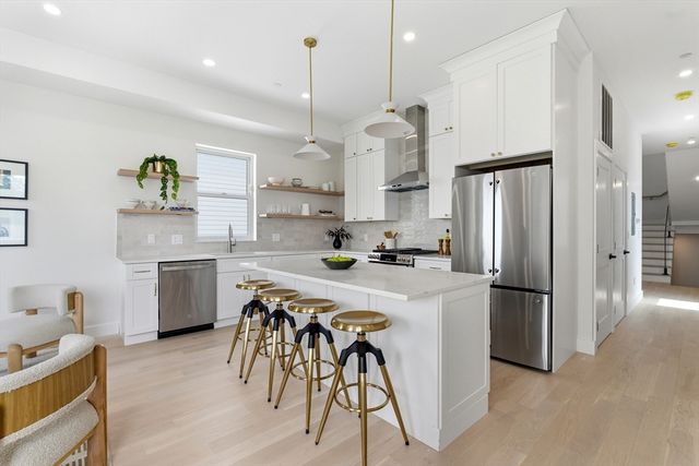 28 Swan Ave. PH, Boston, MA 02128