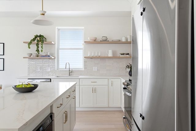28 Swan Ave. PH, Boston, MA 02128