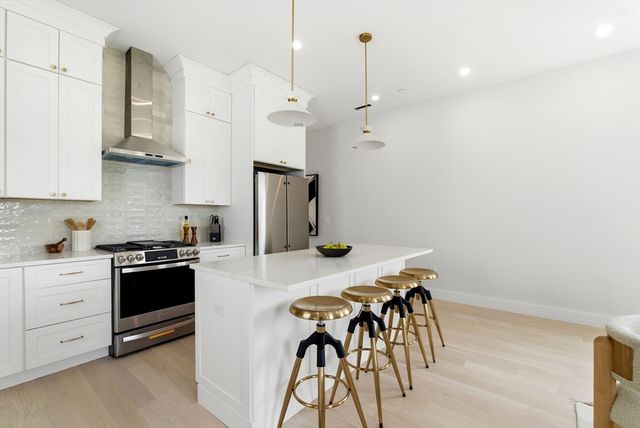 28 Swan Ave. PH, Boston, MA 02128