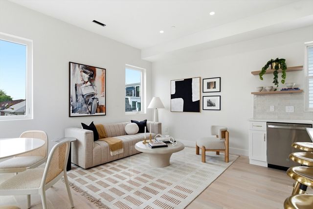 28 Swan Ave. PH, Boston, MA 02128