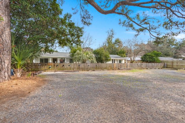 1517 Brookbank Avenue, Charleston, SC 29412