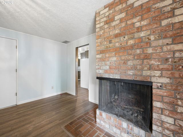 1712 Sw HENSLEY Rd, Troutdale, OR 97060
