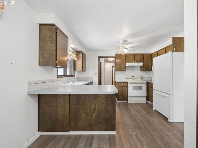 1712 Sw HENSLEY Rd, Troutdale, OR 97060