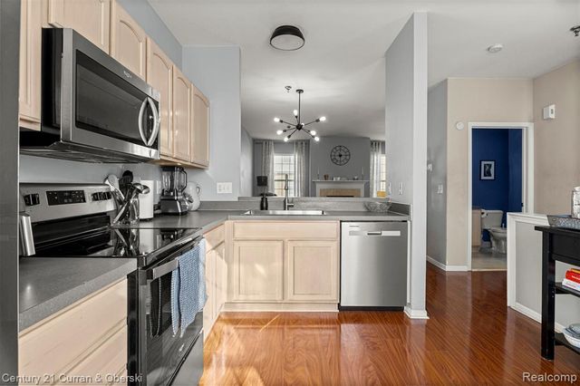 25445 Saint James, Southfield, MI 48075