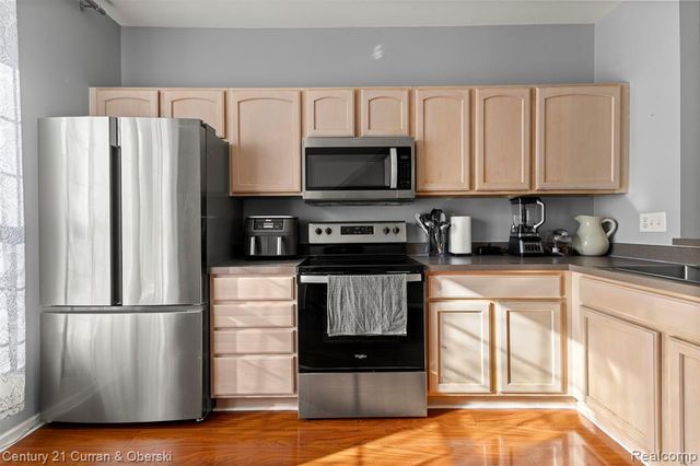 25445 Saint James, Southfield, MI 48075