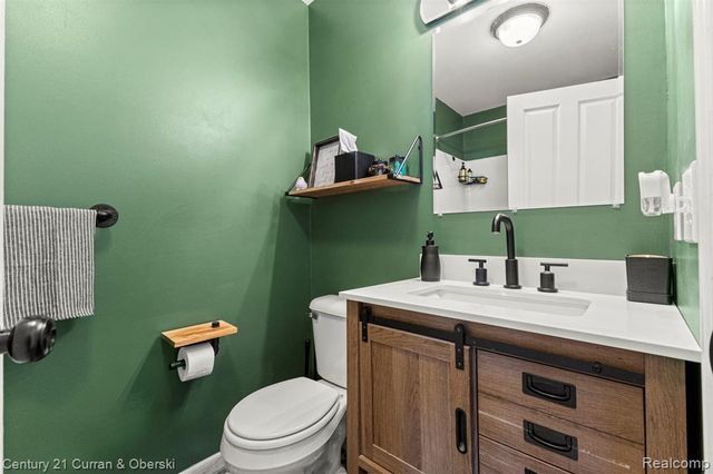 25445 Saint James, Southfield, MI 48075