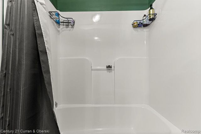 25445 Saint James, Southfield, MI 48075