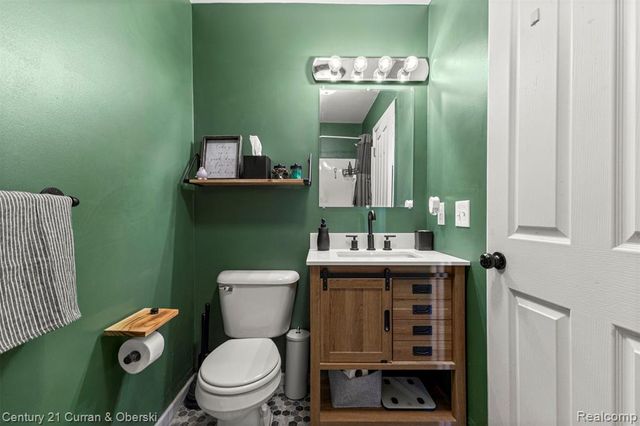 25445 Saint James, Southfield, MI 48075