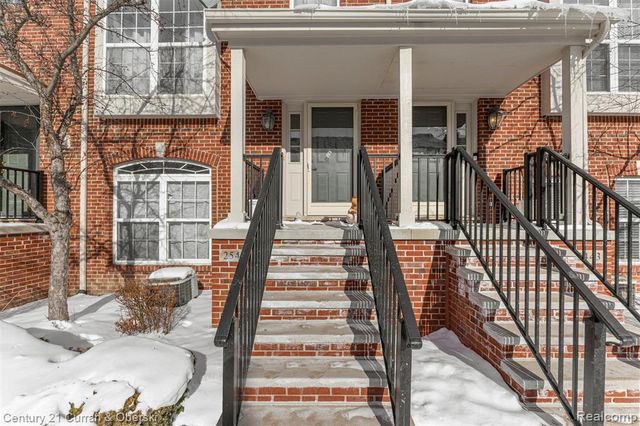 25445 Saint James, Southfield, MI 48075