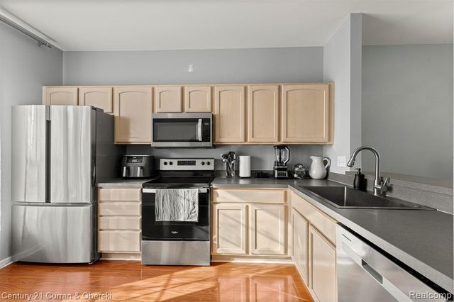 25445 Saint James, Southfield, MI 48075