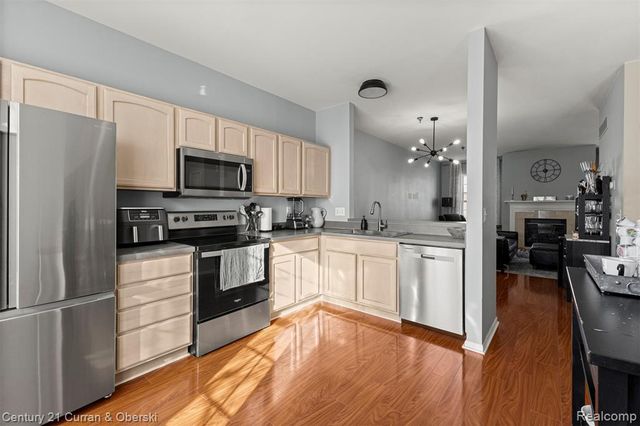 25445 Saint James, Southfield, MI 48075