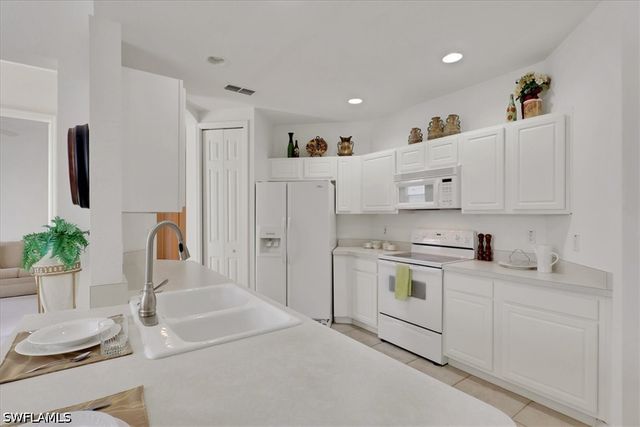 890 Eastham WAY Q102, Naples, FL 34104