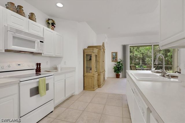 890 Eastham WAY Q102, Naples, FL 34104