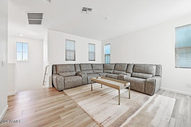 1303 W BLUEJAY Drive, Chandler, AZ 85286