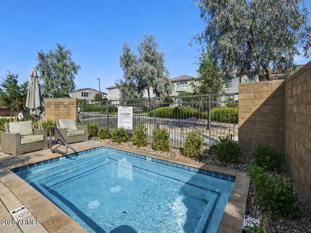 1303 W BLUEJAY Drive, Chandler, AZ 85286