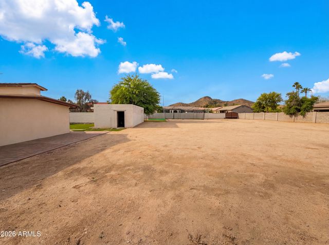 2722 E NISBET Road, Phoenix, AZ 85032