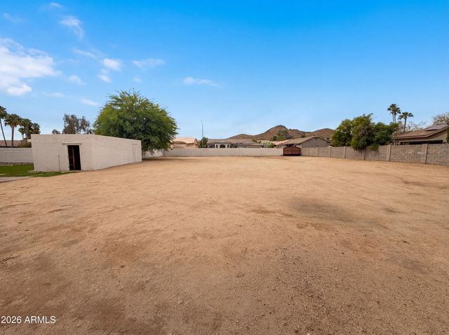 2722 E NISBET Road, Phoenix, AZ 85032