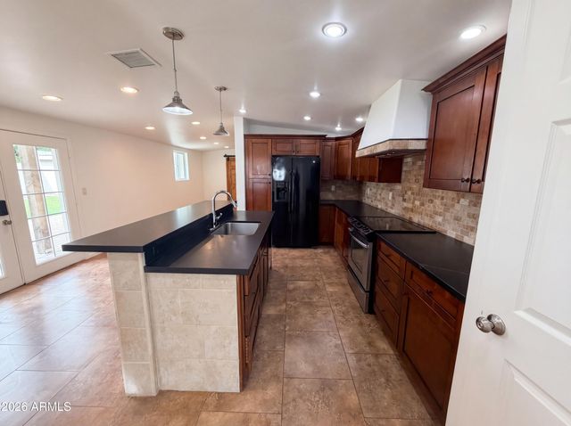 2722 E NISBET Road, Phoenix, AZ 85032