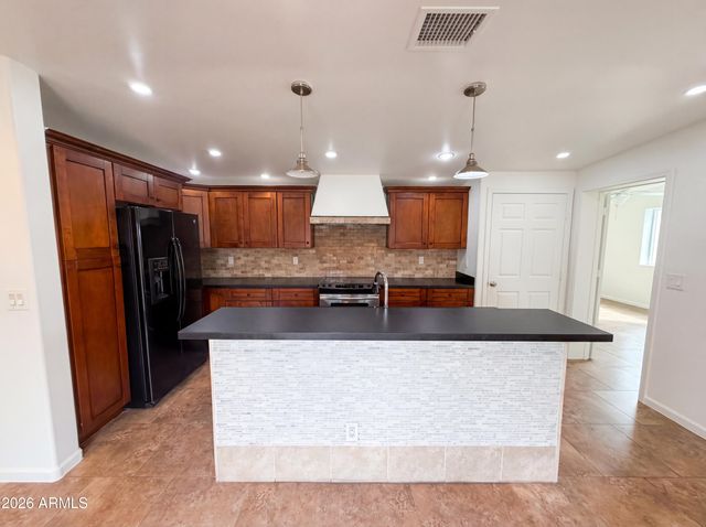 2722 E NISBET Road, Phoenix, AZ 85032